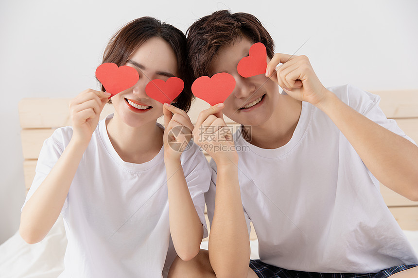 中芯国际(00981)发布第二季度业绩,股东应占利润1.32亿美元 三季度收入指引为环比增长5%到7%