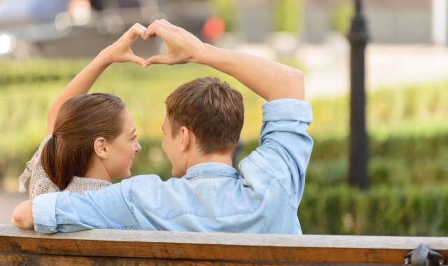 新股消息 | 二手手机回收服务提供商闪回科技三次递表港交所 上半年亏损2463.3万元