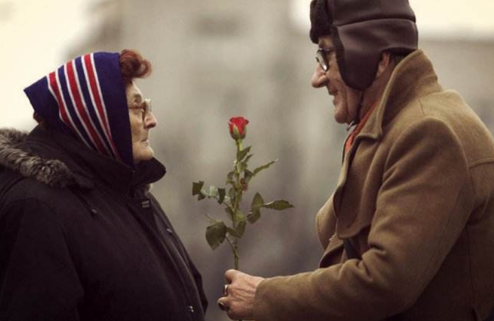 香港证监会:港股上半年日均成交额同比升82% 新股集资额升7倍居全球首位